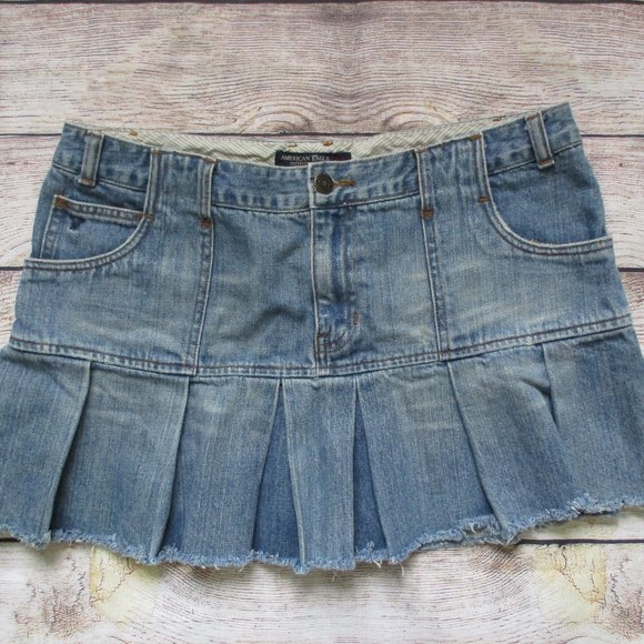 American Eagle Outfitters Dresses & Skirts - AEO Pleated Denim Skirt Size 12